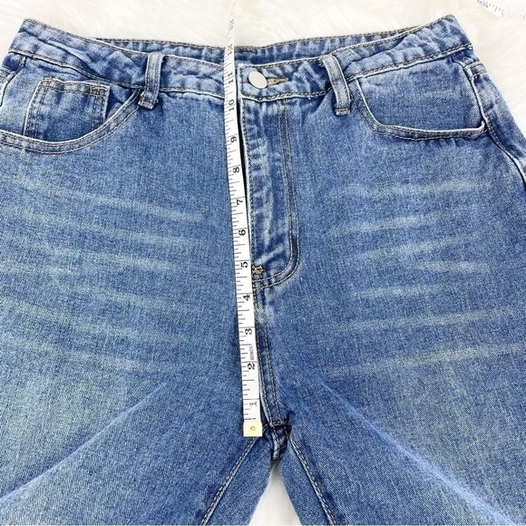 HIGH Waisted Distressed Mom Jeans Size Large - Picture 4 of 6